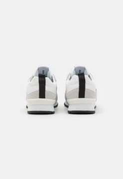 Hummel Monaco 86 - Sneakers Laag - White -Hummel Verkoopwinkel 1e4a8264e839400f96e185e25b21c8a3