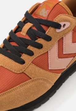 Hummel Monaco 86 Unisex - Sneakers Laag - Brown -Hummel Verkoopwinkel 34b223cf40884826889702a1b955614f