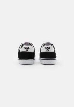 Hummel Stadil Ogc 3.0 Unisex - Sneakers Laag - Black 10 Hummel Stadil Ogc 3.0 Unisex - Sneakers Laag - Black -Hummel Verkoopwinkel 3bdab913c5bd4cc79e89e61097a3316e