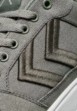 Hummel St Power Play - Sneakers Laag - Vetiver 12 Hummel St Power Play - Sneakers Laag - Vetiver -Hummel Verkoopwinkel 43001c9fa8134874bd76f6dd820dbcd7