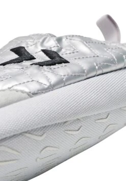 Hummel Junior- Pantoffels - Silver -Hummel Verkoopwinkel 8129bb26788447ec9b497ed89ce0974e
