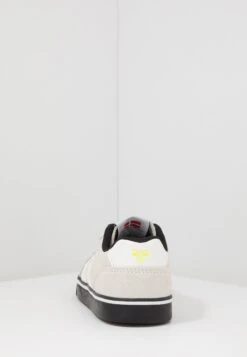 Hummel Stadil 3.0 - Instappers - Marshmallow -Hummel Verkoopwinkel 969a906cf6634f088ca3c90267aed269