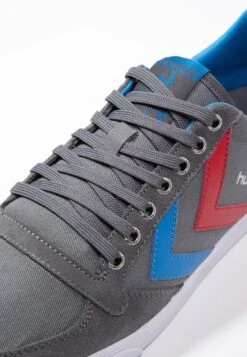 Hummel Slimmer Stadil - Sneakers Laag - Castle Rock/Ribbon Red/Bril Blue -Hummel Verkoopwinkel c60de9dec1914e01b1bc4b5d883a938d